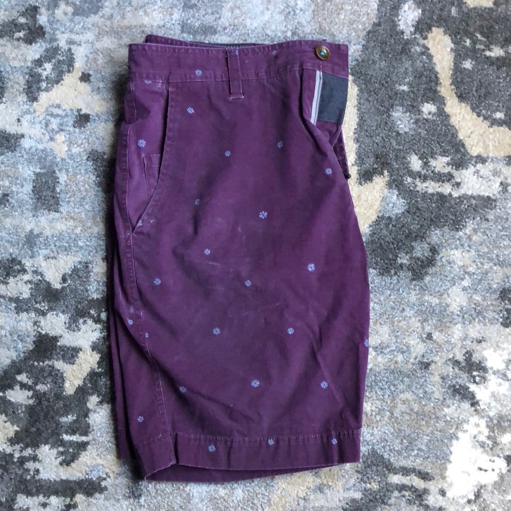 Visla shorts skinny for sure - 32 waist 7” leg length